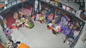 入侵婊子宿舍摄像头（第一部分）
