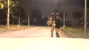引诱淫荡女友进行公开性行为的旅程（第二部分）